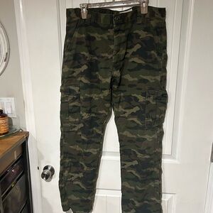 Men's Camouflage Cargo Chinos
